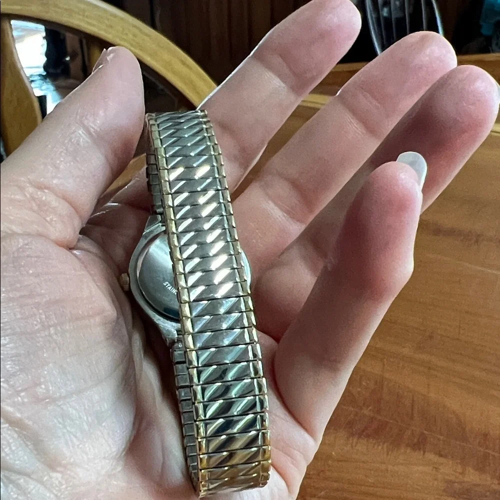 Chic Gold Women's Watch with Crystal Accents